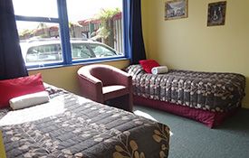 Twin Bedroom with Shared Facilities